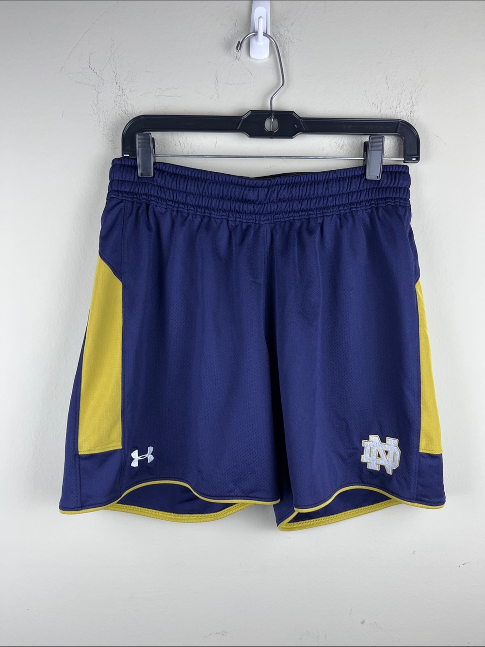 Under Armour Notre Dame Women's Medium Navy Yellow Athletic Shorts Fighting Iris